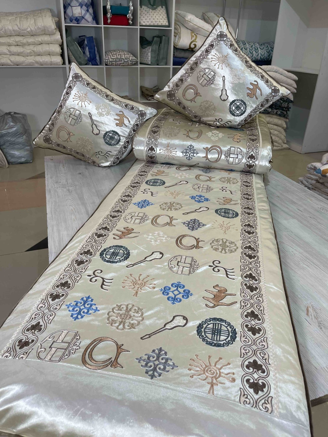 Samruk körpe комплект корпе с подушками 220x80 см, вата, айвори