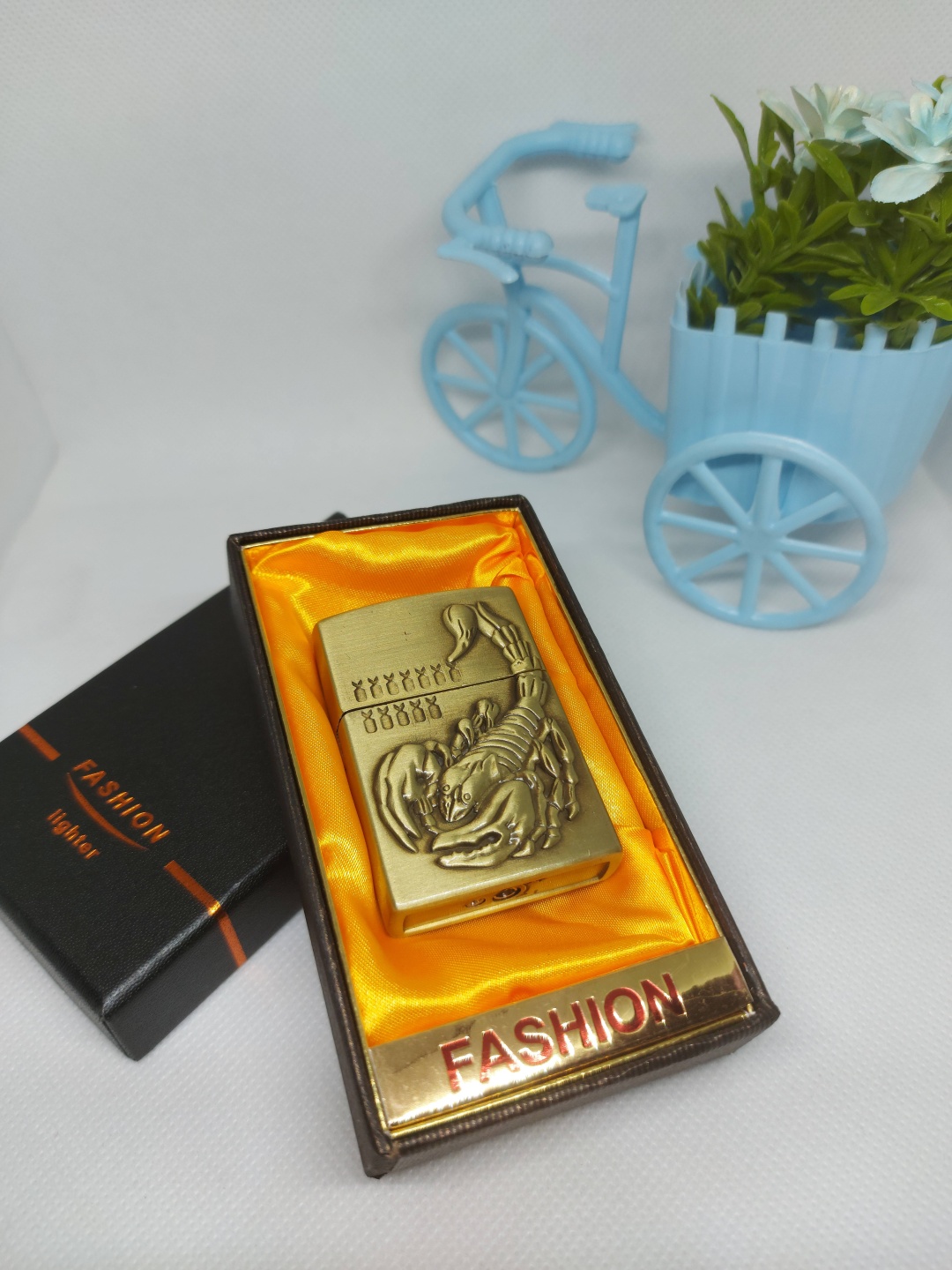 Газовая зажигалка 18286543_281212_Gold Scorpion, металлический сплав