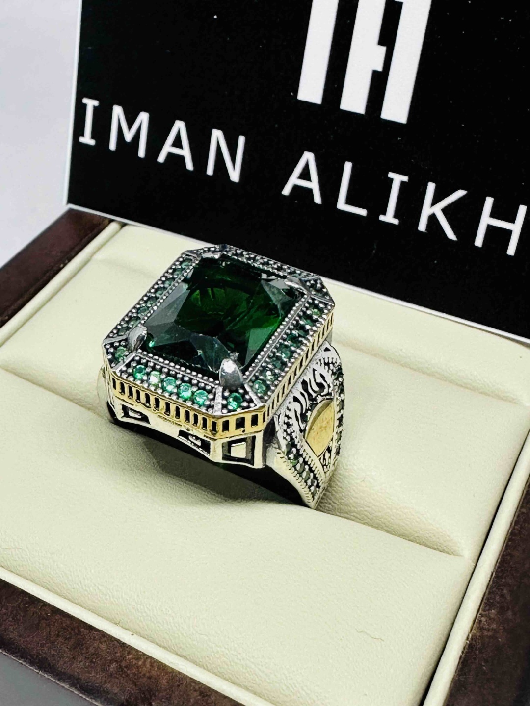 IMAN ALIKHAN 632827638 размер 20 вес 13.4 г серебро, изумруд