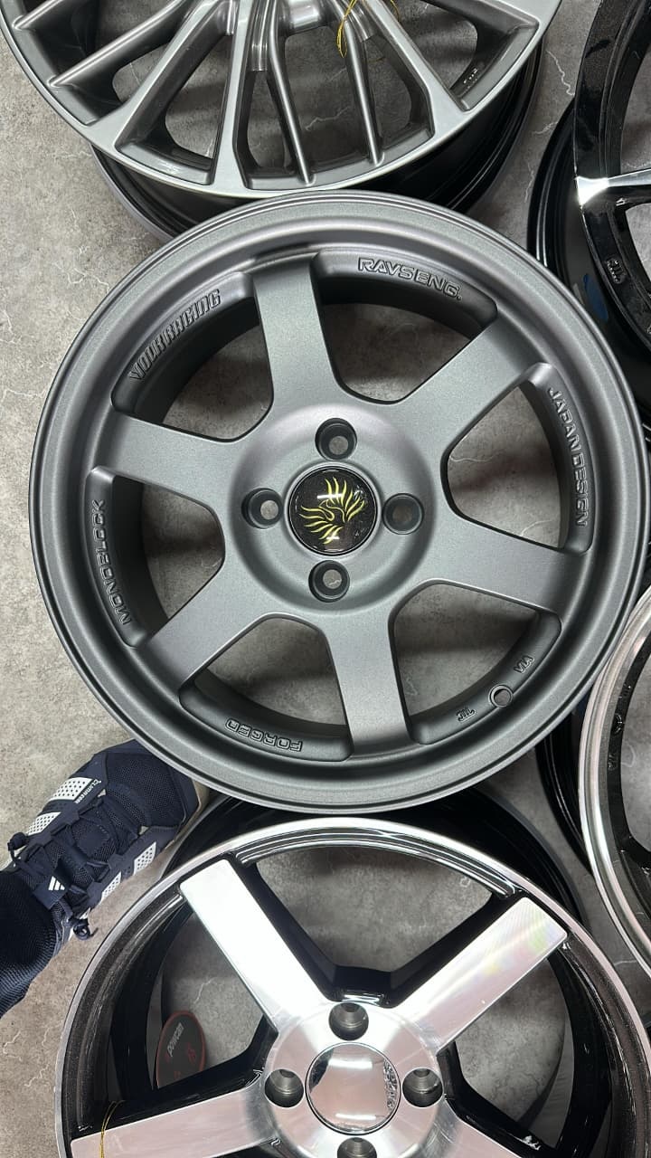 WorldWheels EMIDOS WHEELS 6.5x15/4x100 D67.1 ET35 4 диска серый матовый