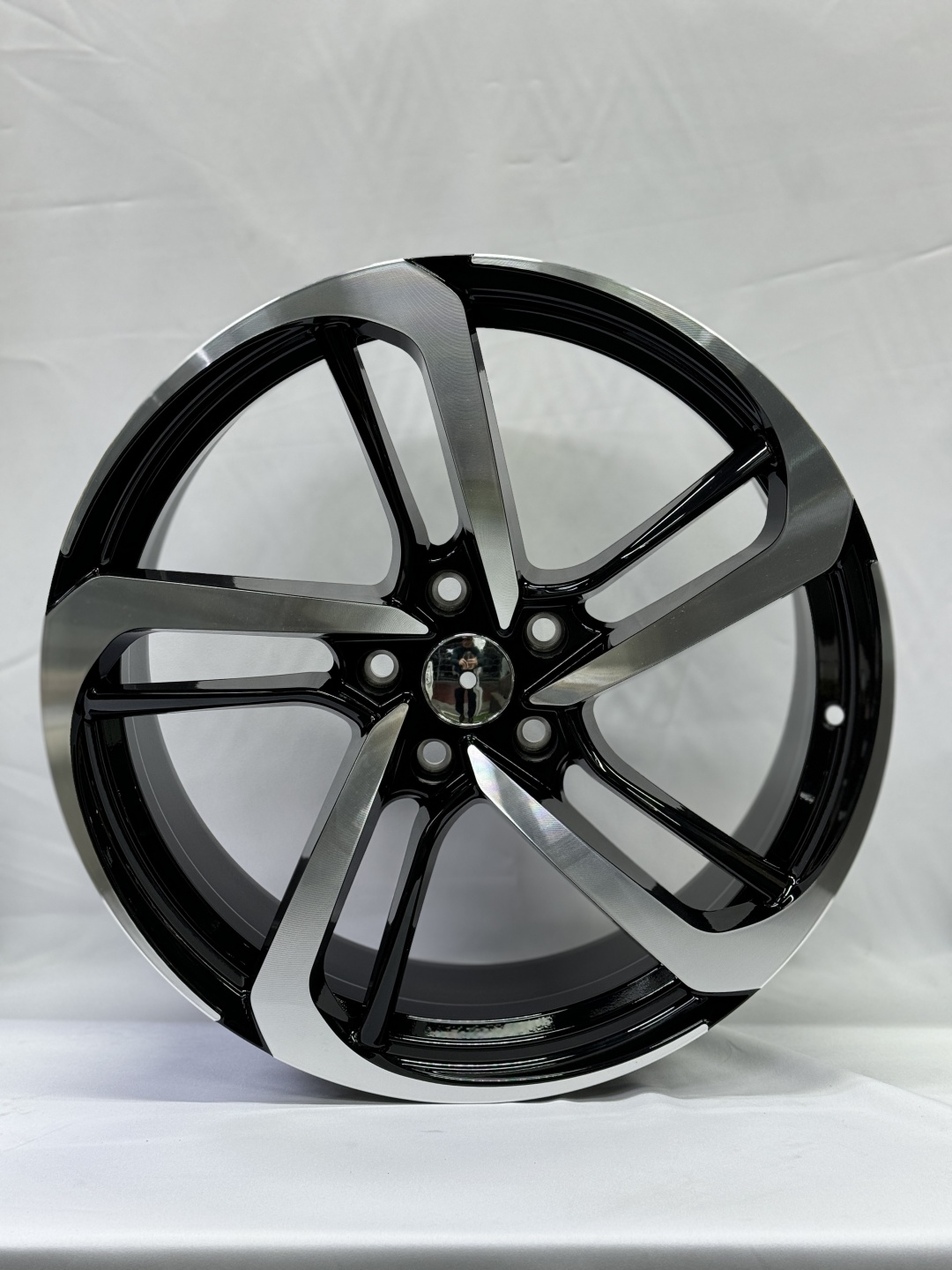 Top Grade 0021 8.5x19/5x114.3 D73.1 ET35 4 диска черный, серебристый
