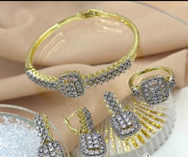 Fallon Jewelry медицинская сталь, кристаллы Swarovski