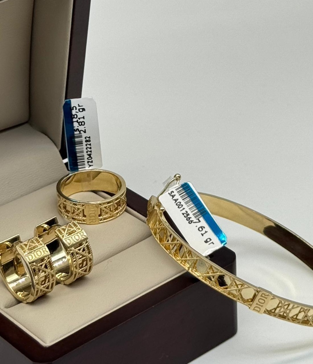 Italy Gold К485761281185 вес 15.2 г золото, без вставок