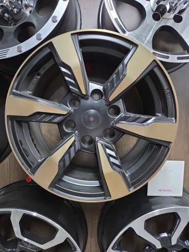 TRD Offroad 8.5x17/6x139.7 D110.1 ET0 4 диска черный, золотистый, бронзовый