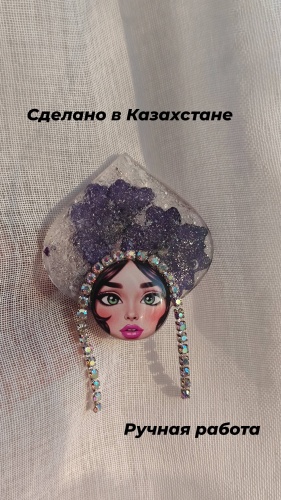Брошь Sofi_anna_ эпоксидная смола, стразы, сухоцветы