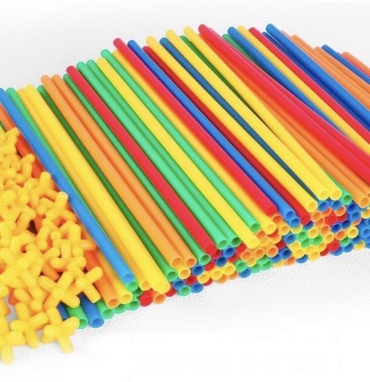 Конструктор Brain up toys Конструктор Соломинка, 200 соломинок и 200 соединителей 6691, деталей 400 шт