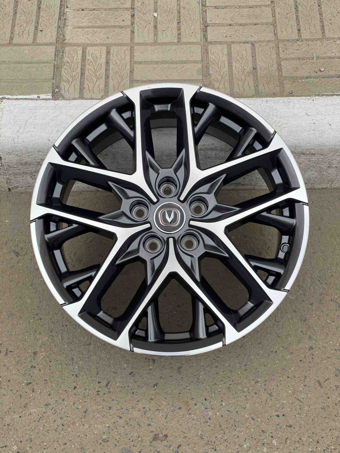 Changan JF2096 7x18/5x114.3 D60.1 ET35 4 диска черный, серебристый, серый