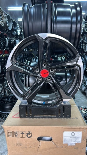 LKN Lkn587521 8x18/5x108 D73.1 ET38 4 диска серебристый, черный