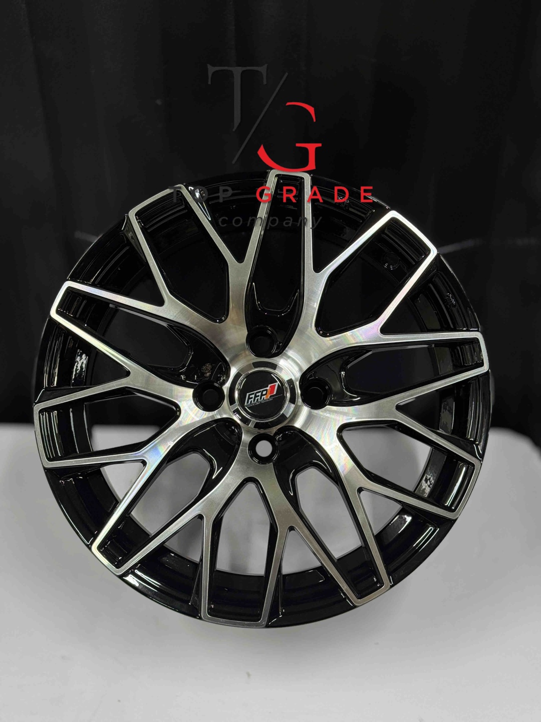 Top Grade Top grade0031 7.5x15/4x100 D67.1 ET35 4 диска черный, серебристый