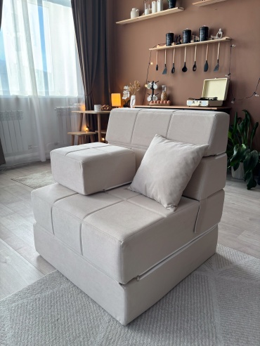 Бескаркасное кресло Marco mebel brand CUBes , обивка велюр, кремовый