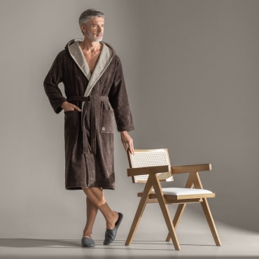 Велюровый халат Togas коричневый, бежевый