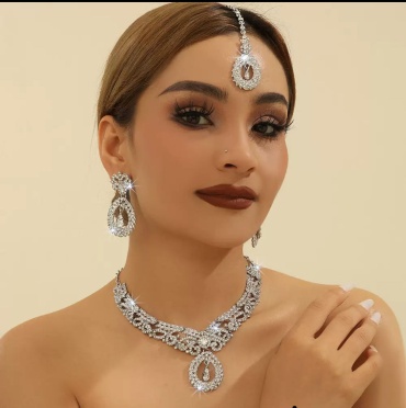 Комплект Yareen медицинская сталь, медицинское золото, без вставок