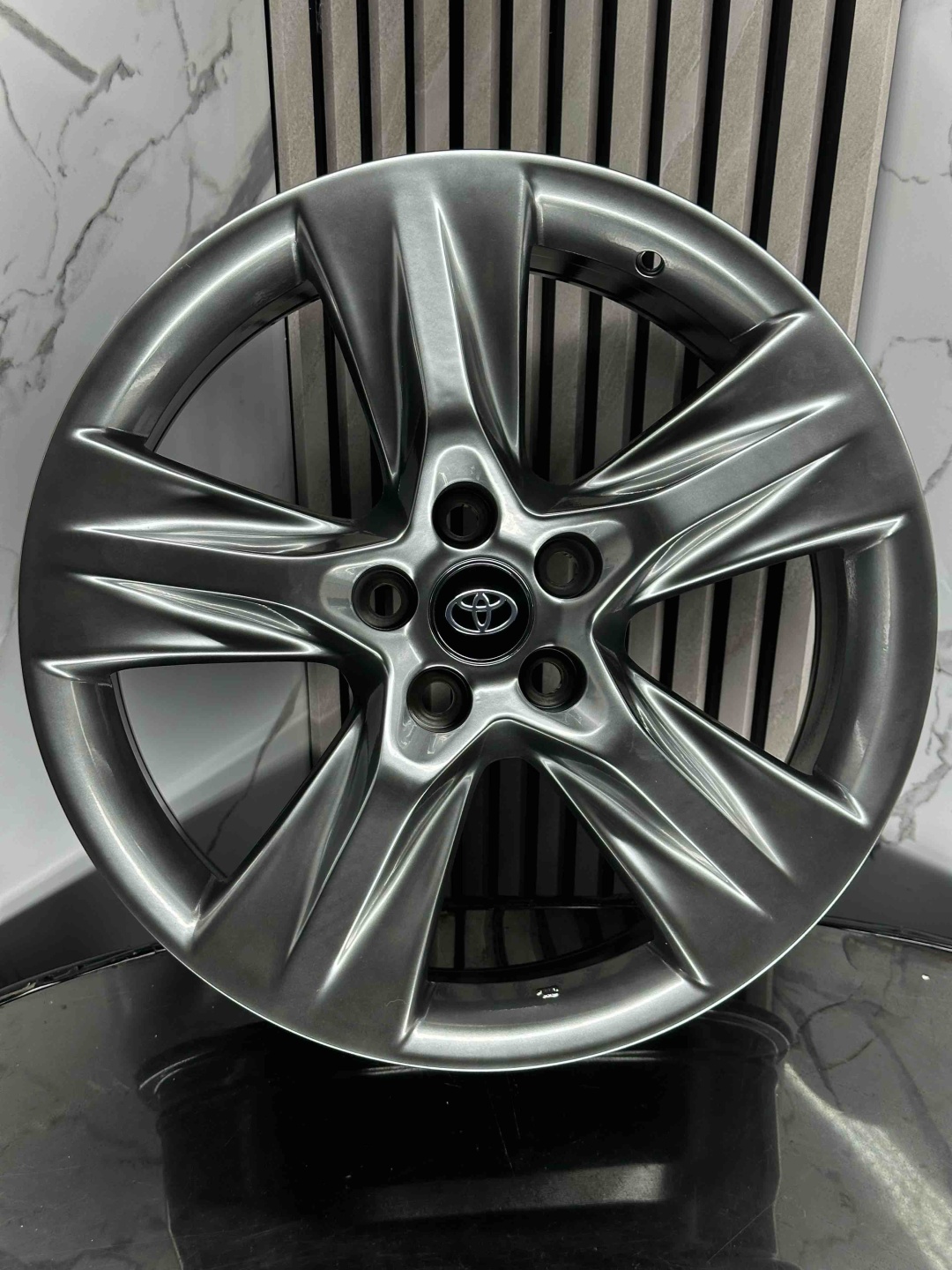 Toyota H533F63 7.5x19/5x114.3 D60.1 ET30 4 диска графит
