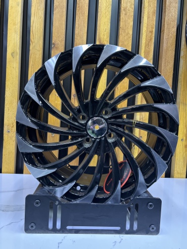 SSM Ssm9 7x16/4x100 D67.1 ET35 4 диска черный, серебристый