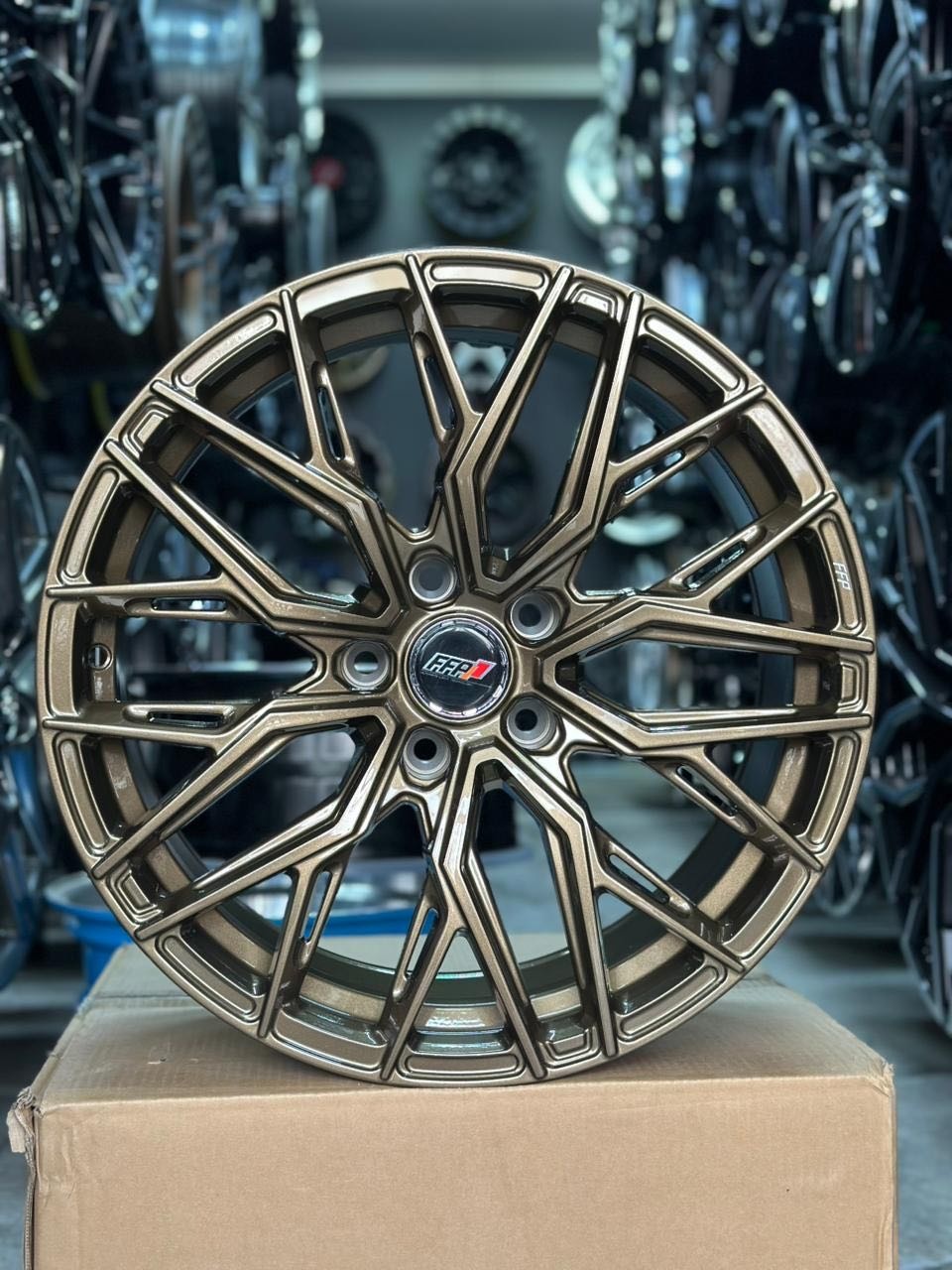 RNO 3836 xxzz 8.5x18/5x114.3 D67.1 ET35 4 диска бронзовый