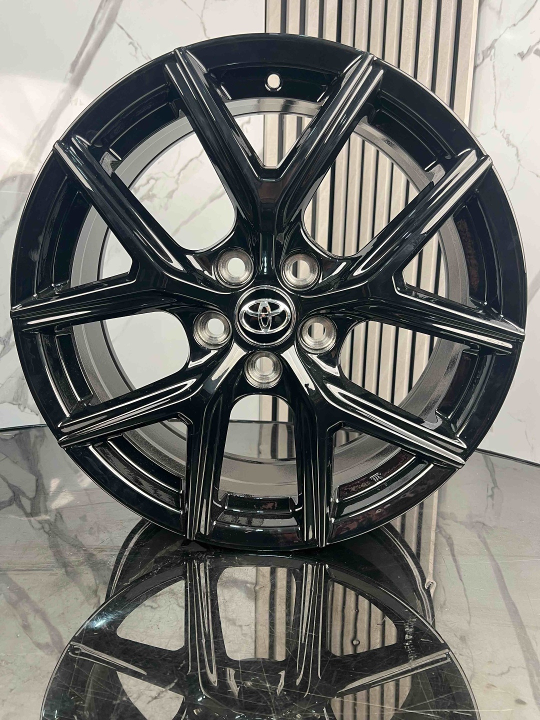 Top Grade EXP0041 7.5x18/5x114.3 D60.1 ET45 4 диска черный