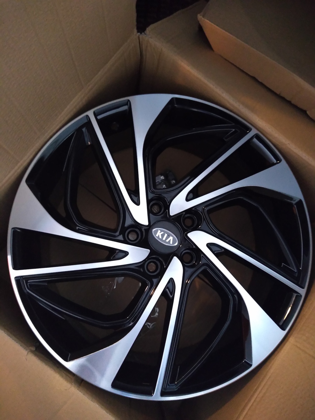 Rainbow Dance HYUINDAI/KIA 7.5x18/5x114.3 D67.1 ET51 4 диска черный, серебристый