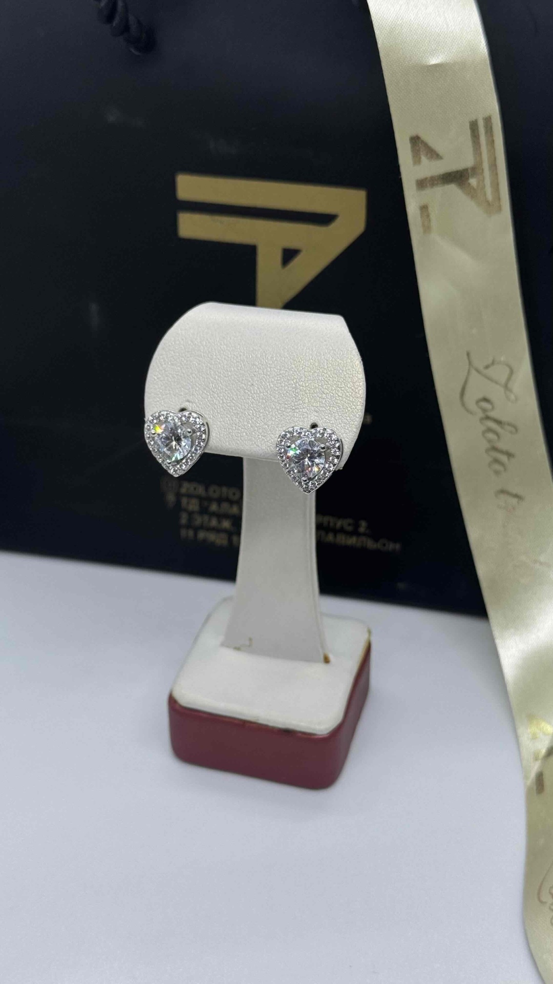 Серьги Zoloto trade 0293938 вес 2 г серебро, фианит