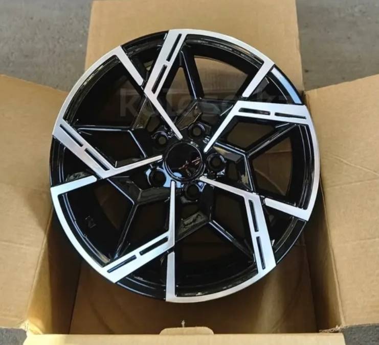 HYUNDAI / KIA 168 7.5x19/5x114.3 D67.1 ET45 4 диска черный, серебристый