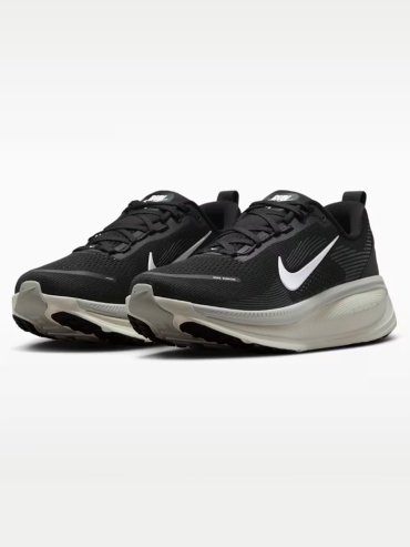 Кроссовки Nike Vomero 18 белый, черный
