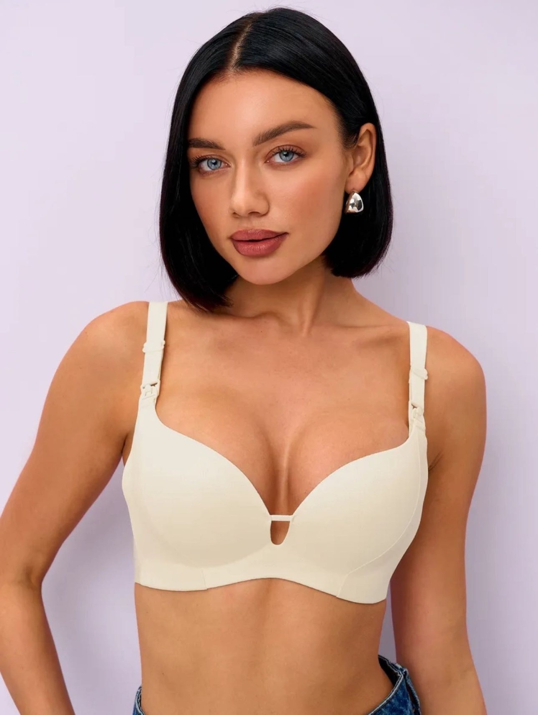 Фарзонаи Хуршедтің жалаңаш суреті