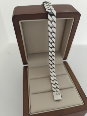 ZG Brand 914131760 длина 23 см, вес 25.5 г серебро, плетение панцирное
