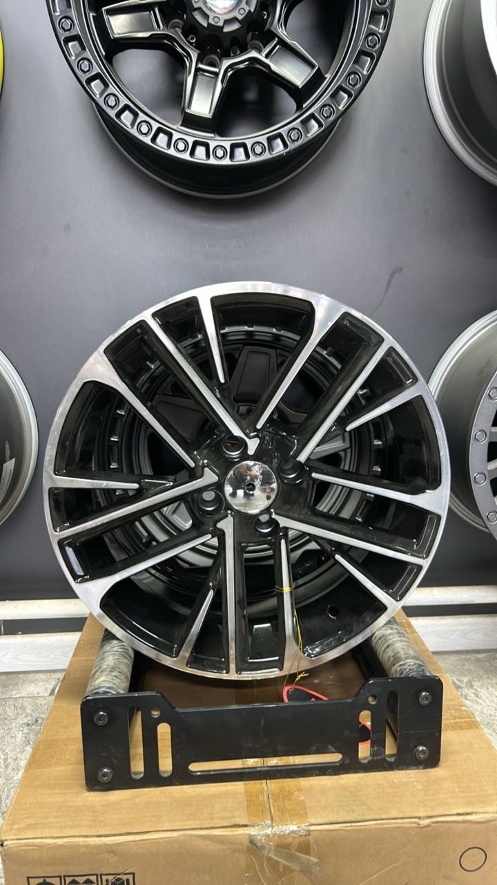 LKN Lkn1035 6.5x16/4x100 D67.1 ET35 4 диска черный, серебристый