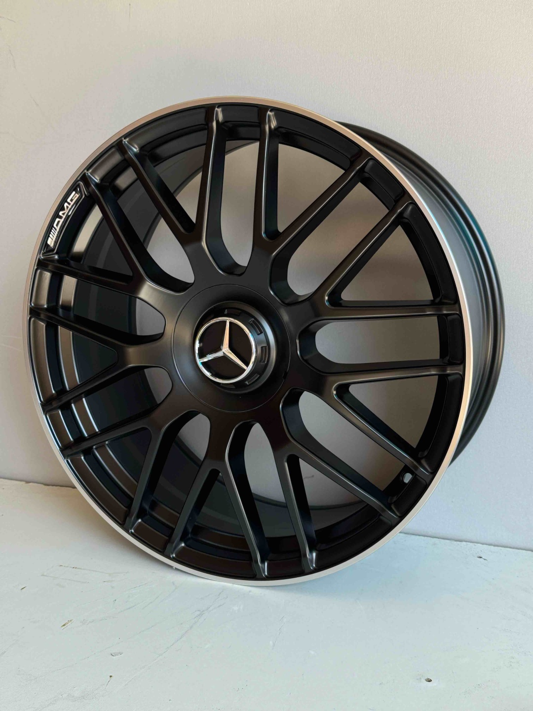 Mercedes-Benz t/g h3368 8.5/9.5x20/5x112 D66.5 ET36.43 4 диска черный, серебристый