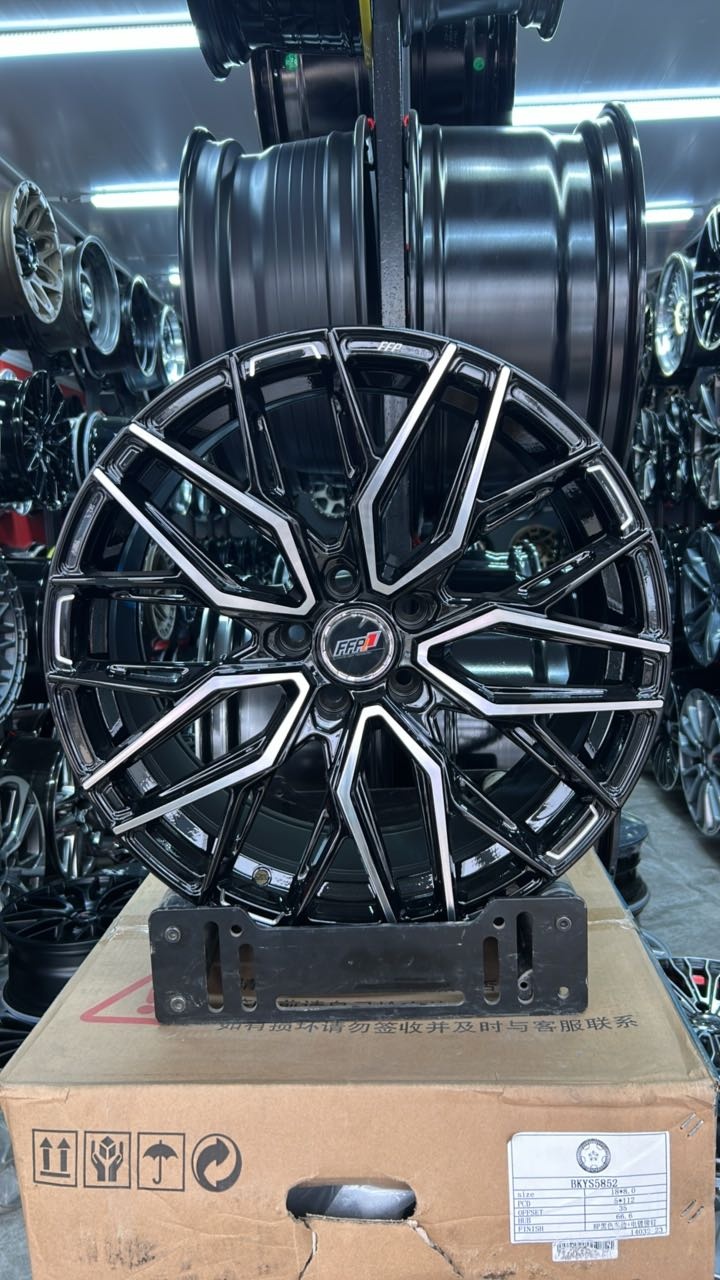 LKN Lkn356954 8.5x18/5x108 D67.1 ET35 4 диска черный, серебристый