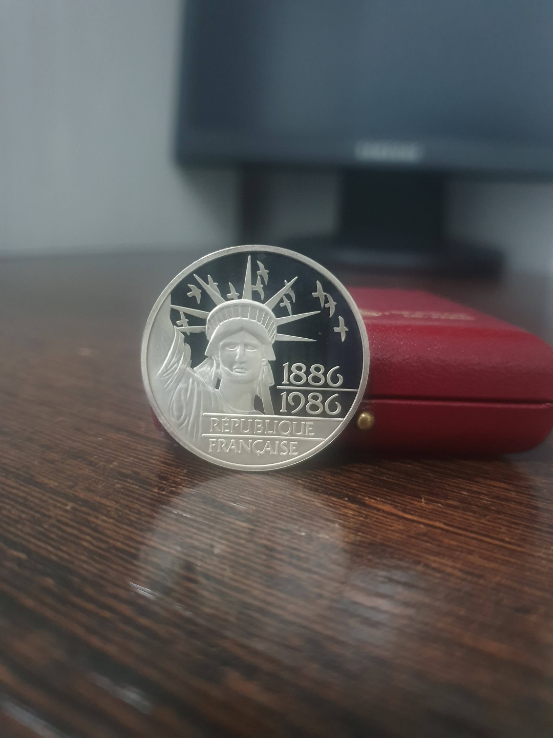 Монета 30444806_566465 вес 15 г серебро, без вставок