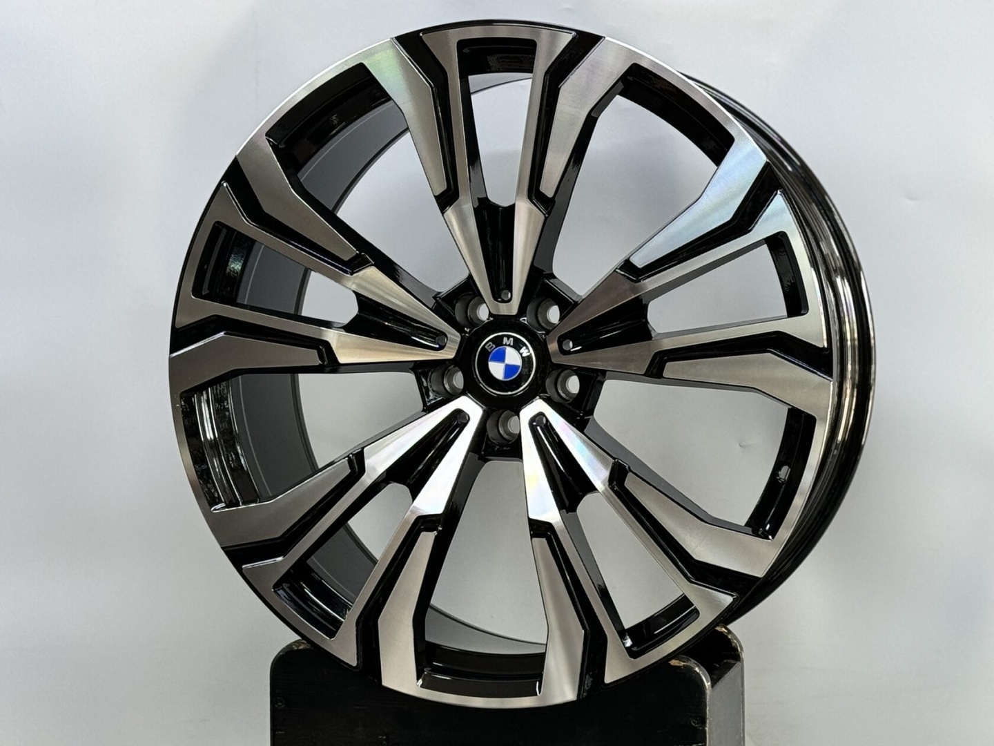Wheels BMF 1221 914m 10.5x22/5x112 D66.5 ET38 4 диска черный, серебристый, графит