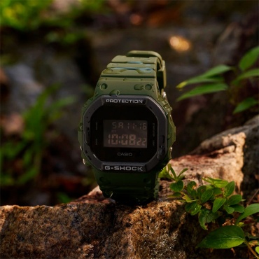 Кварцевые CASIO DW-5610UU-3DR полимерный пластик
