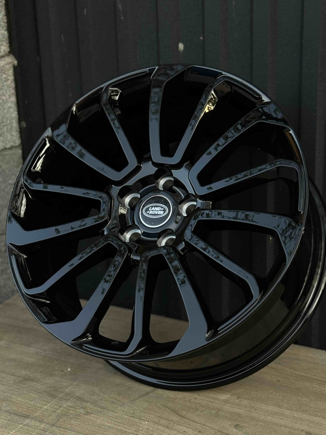 Land Rover ковка 9x20/5x120 D72.56 ET40 4 диска черный