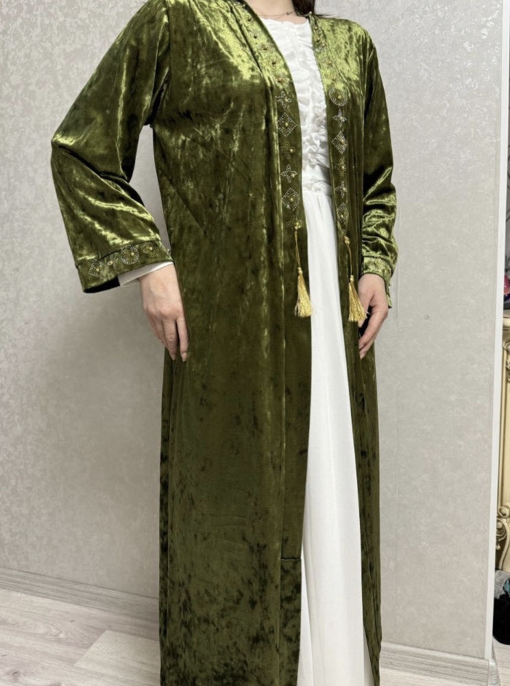 Национальный костюм хаки