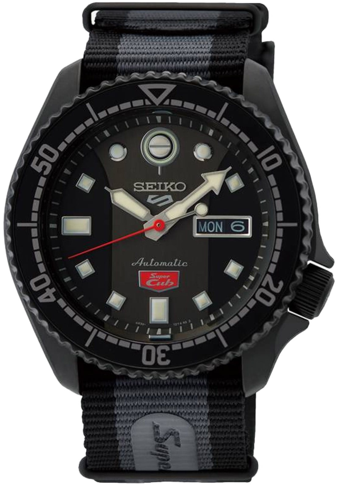 Механические Seiko Seiko 5 Sports нержавеющая сталь