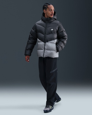 Зимняя куртка Nike черный, серый