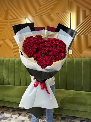 Flowers Center Astana букет с открыткой роза 55 шт 80 см