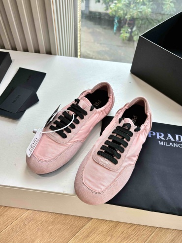 Кроссовки THE SELÈCT STOREEZ Collapse Re-Nylon and suede elasticized sneakers Pra* Miuccia светло-розовый