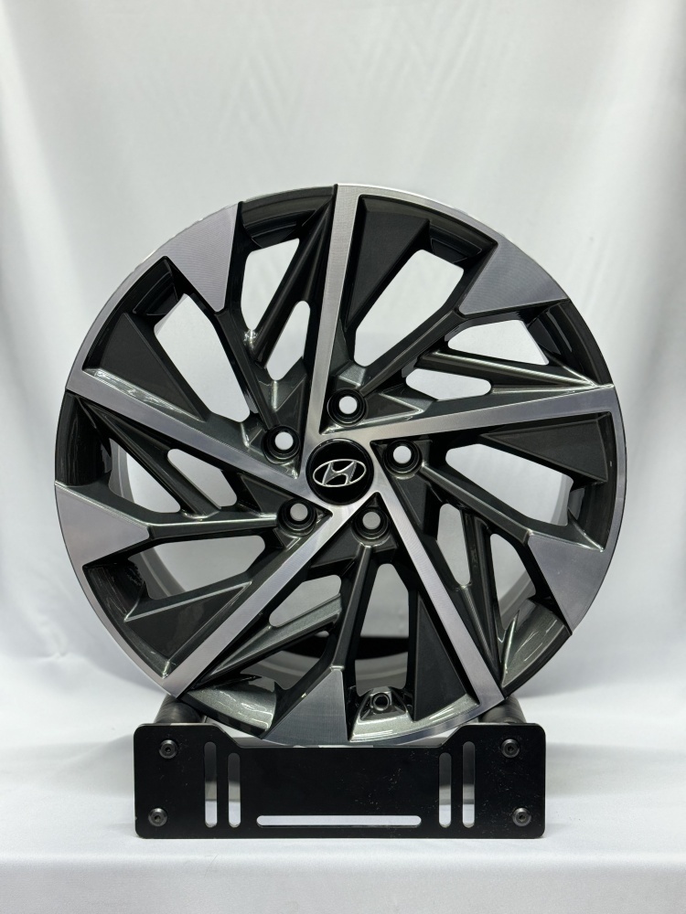 Rainbow KIA PX03 7.5x18/5x114.3 D67.1 ET45 4 диска серый, серебристый