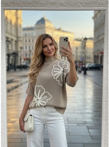 Джемпер бежевый