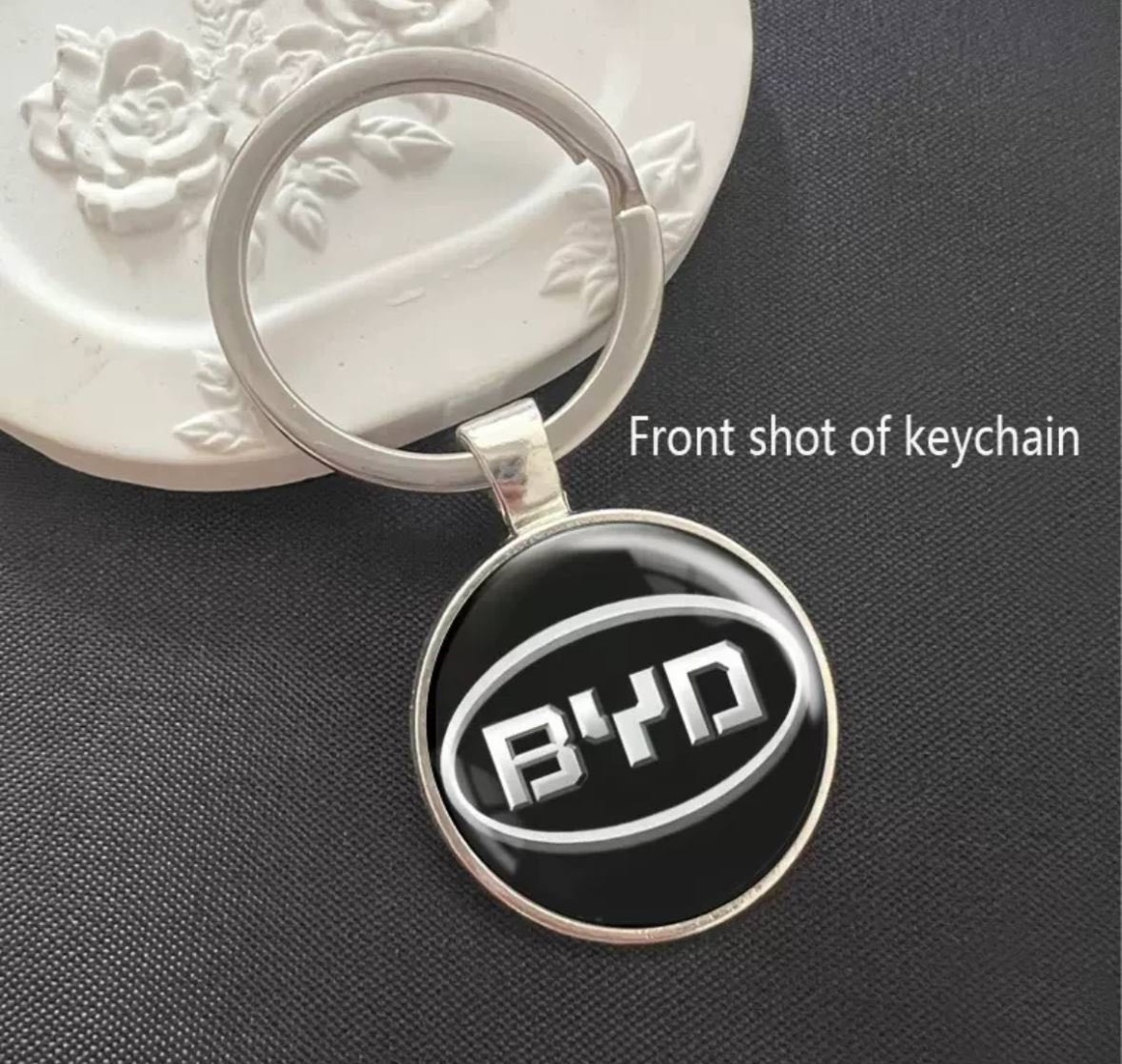 Брелок BYD Build Your Dream 3см пластик, металл 1 шт