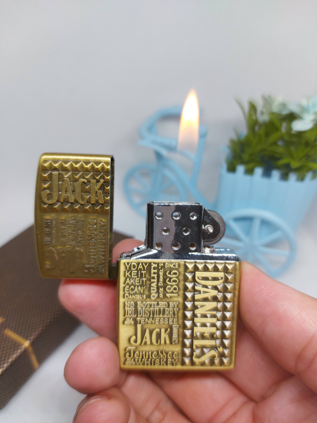 Газовая зажигалка 18286543_281212_ Jack D 1886 Gold, металлический сплав