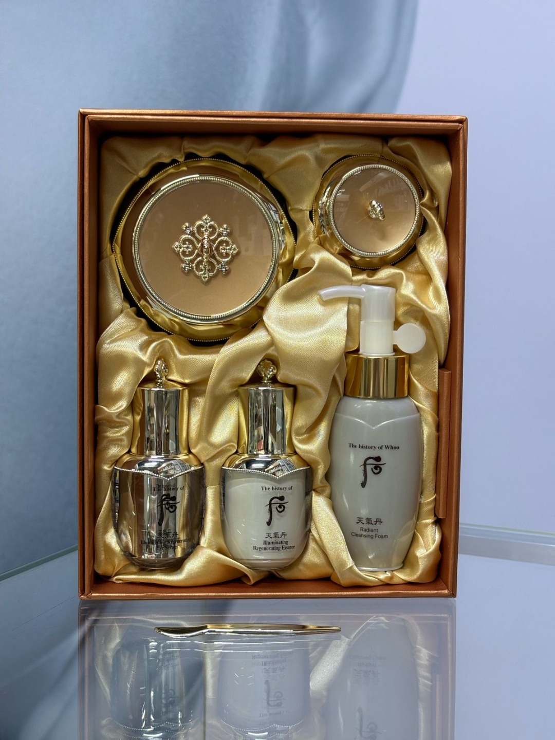 The History of Whoo Cheongidan Radiant Regenerating набор по уходу за лицом для женщин