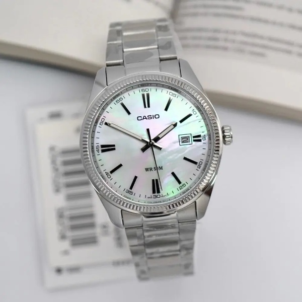Кварцевые CASIO Watch-1302DS-7 нержавеющая сталь