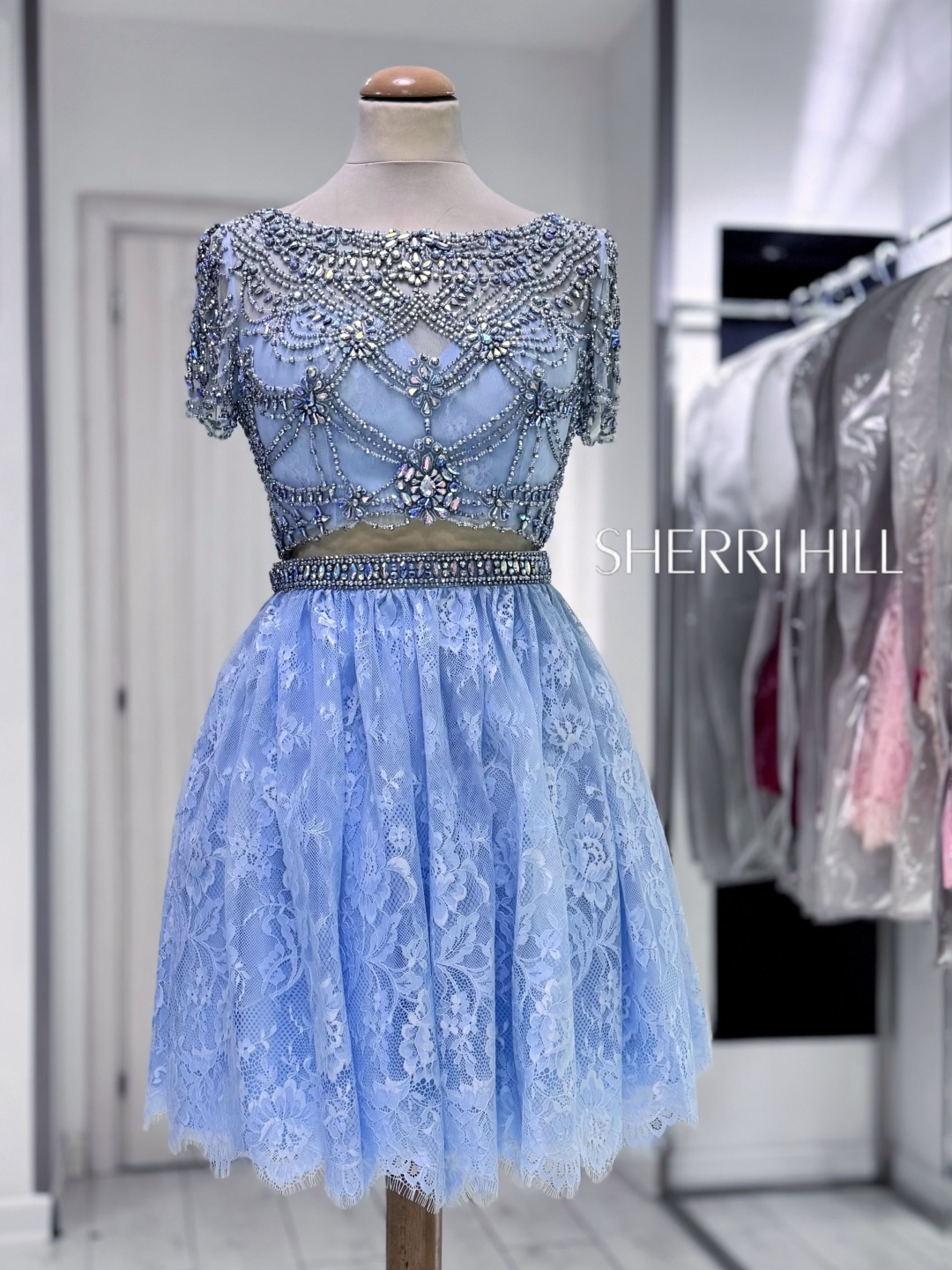 Вечернее платье SHERRI HILL голубой