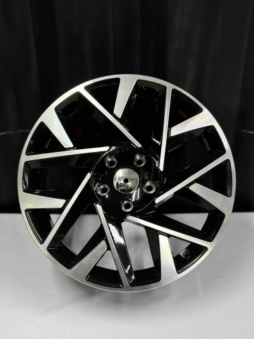 Top Grade Diski0853775 7.5x18/5x114.3 D67.1 ET45 4 диска черный, серебристый