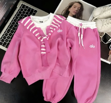 Спортивный костюм розовый