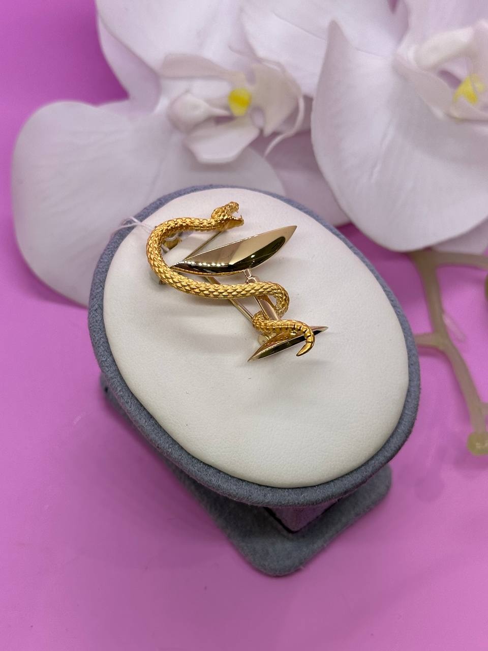 Брошь SAR JEWELRY VIP44A-006_5170 вес 7.6 г золото, бриллиант
