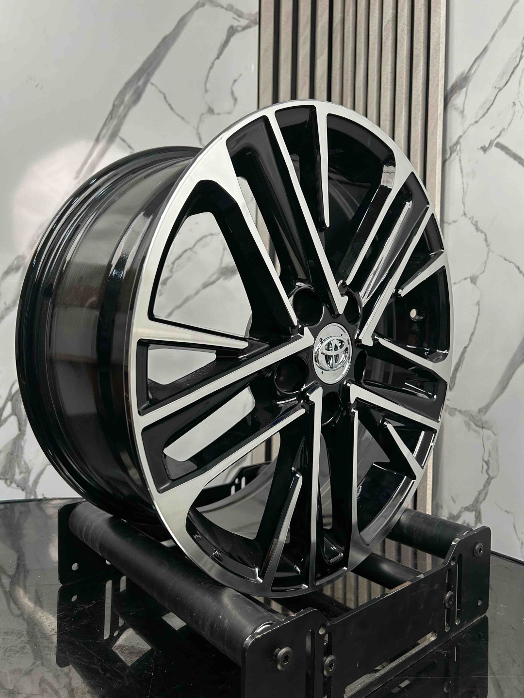 Top Grade EXP0076 7.5x18/5x114.3 D60.1 ET35 4 диска черный