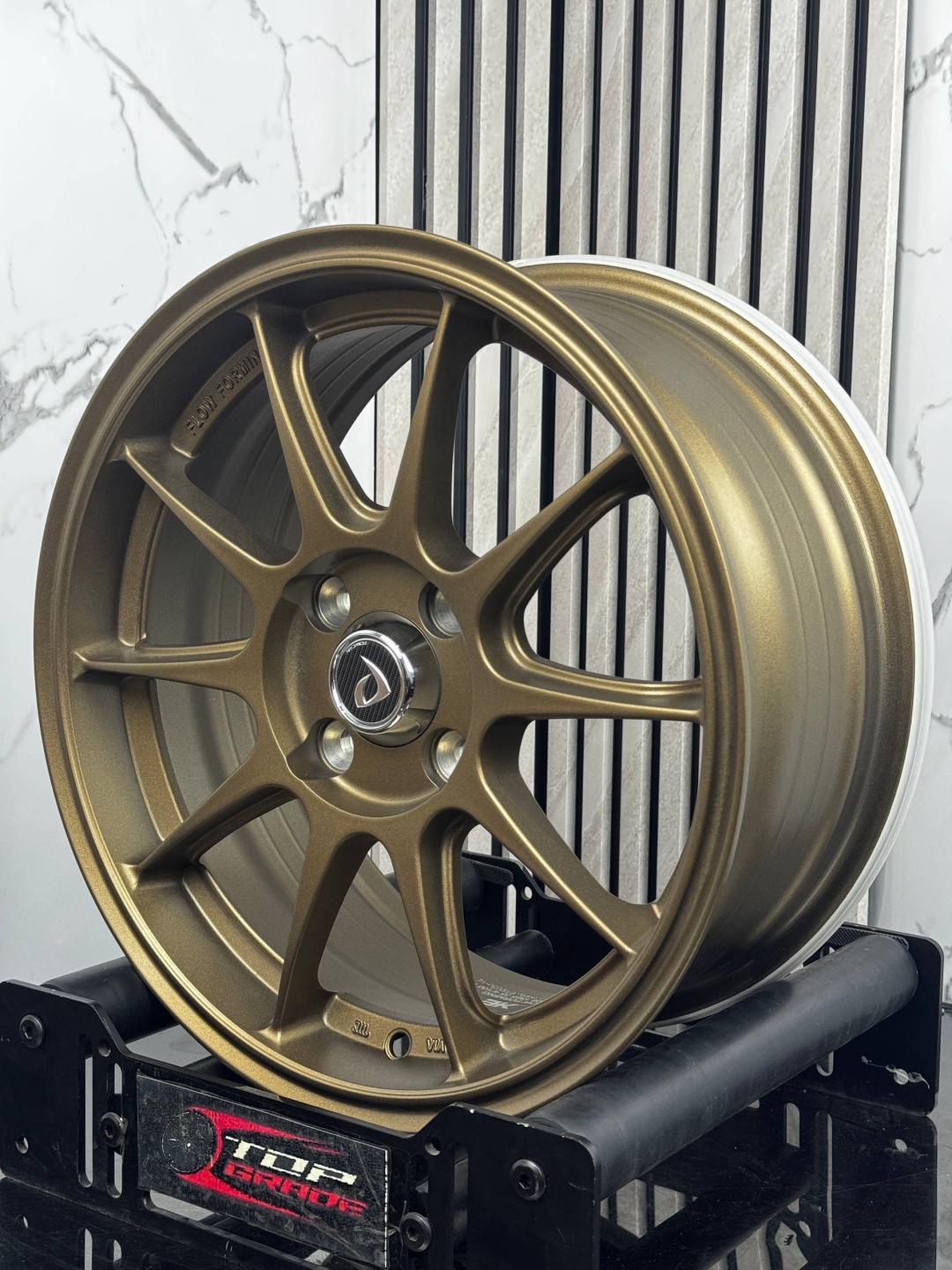 Top Grade Top Grade FLOW FORMING 6.5x15/4x100 D73.1 ET35 4 диска бронзовый матовый